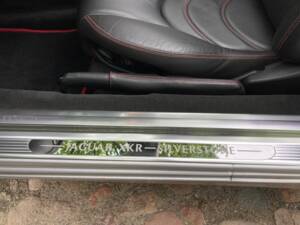 Bild 19/29 von Jaguar XKR (2000)