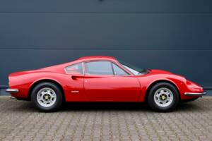 Bild 2/8 von Ferrari Dino 246 GT (1973)