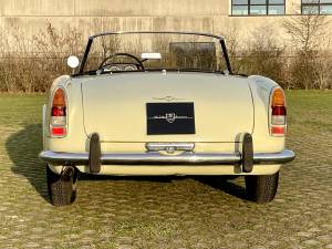 Image 21/33 of Alfa Romeo 2000 Spider (1960)