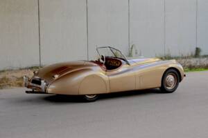 Image 3/12 of Jaguar XK 120 OTS (1952)
