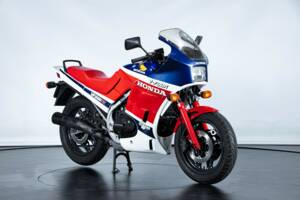 Bild 4/50 von Honda VF 500 F (1986)