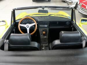 Bild 37/39 von Alfa Romeo 2.0 Spider (1992)