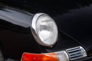Bild 9/50 von Porsche 911 Carrera 3.2 (1988)