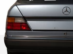 Image 6/30 de Mercedes-Benz 300 CE (1991)