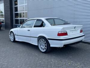 Image 8/8 de BMW 320i (1996)
