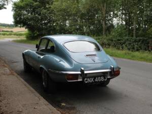 Afbeelding 4/16 van Jaguar E-Type V12 (2+2) (1971)