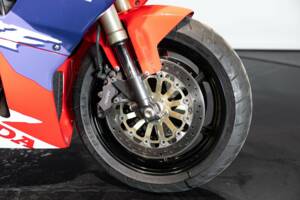 Image 40/42 de Honda RVF 750 (1994)