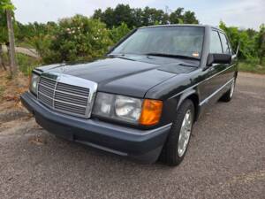 Bild 1/39 von Mercedes-Benz 190 E 1.8 (1992)