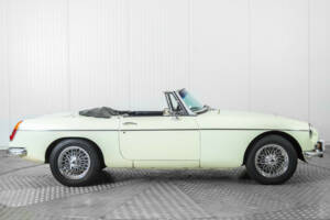 Afbeelding 10/50 van MG MGB (1968)