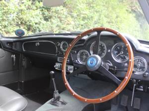 Image 8/19 of Aston Martin DB 4 (1961)