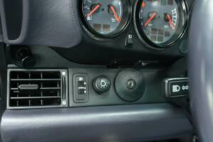 Immagine 19/50 di Porsche 911 Carrera 4 (1993)