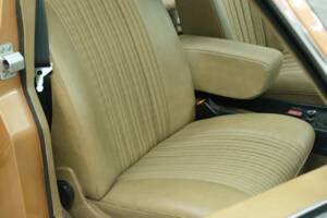 Image 37/50 de Mercedes-Benz 350 SE (1973)