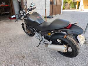Immagine 2/50 di Ducati Monster 600 (2001)