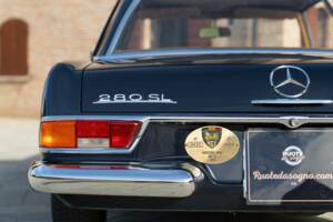 Image 12/50 de Mercedes-Benz 280 SL (1969)