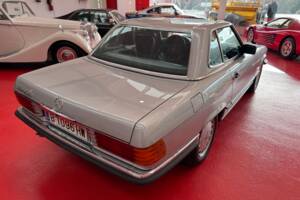 Image 16/34 of Mercedes-Benz 420 SL (1987)