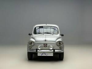 Immagine 3/20 di SEAT 600 L (1972)