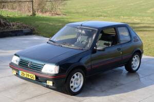 Bild 34/50 von Peugeot 205 GTi 1.9 (1991)