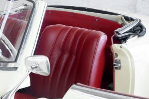 Image 15/50 de Mercedes-Benz 190 SL (1960)
