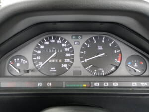 Image 11/37 of BMW 325i (1991)