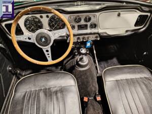 Image 31/48 de Triumph TR 4 (1962)