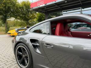 Image 13/41 de Porsche 911 Turbo (2008)