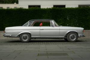 Image 12/95 of Mercedes-Benz 280 SE 3,5 (1970)