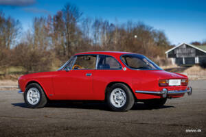 Image 11/43 of Alfa Romeo 2000 GT Veloce (1972)