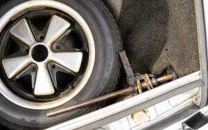 Image 37/40 of Porsche 911 2.2 S (1971)