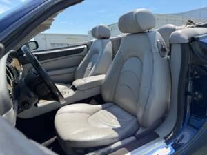 Image 14/20 of Jaguar XKR (2002)