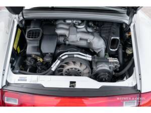 Bild 29/29 von Porsche 911 Carrera 4S (1998)