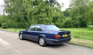 Image 19/25 of Mercedes-Benz 500 E (1993)