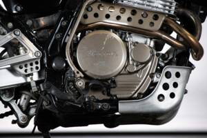 Image 20/38 de Honda NX 650 Dominator (1988)