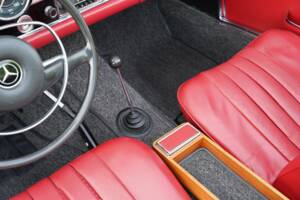 Image 48/50 of Mercedes-Benz 280 SL (1969)