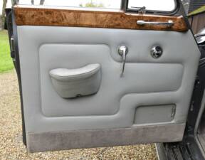 Image 30/50 of Bentley S 3 (1964)