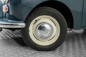 Image 4/50 of Morris Minor 1000 (1967)