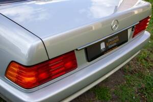 Image 25/34 of Mercedes-Benz 300 SL (1991)