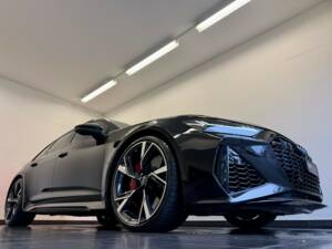 Image 3/28 de Audi RS6 Avant (2019)