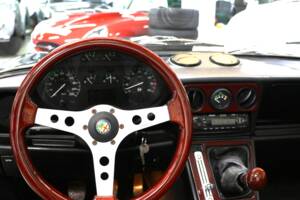 Bild 25/32 von Alfa Romeo 2.0 Spider (1989)