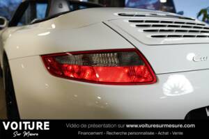 Image 17/29 of Porsche 911 Carrera 4S (2006)