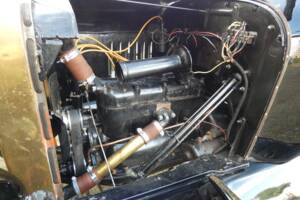Image 34/41 of Ford Model T Touring (1925)