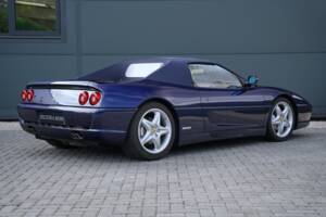 Image 35/50 de Ferrari F 355 Spider (1998)