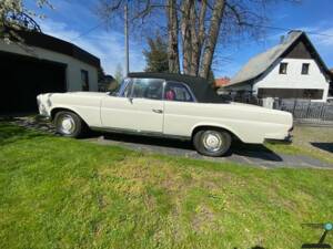 Image 19/77 of Mercedes-Benz 250 SE (1966)
