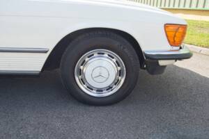 Afbeelding 31/35 van Mercedes-Benz 280 SL (1984)