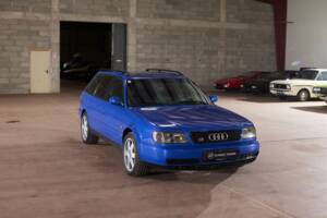 Image 25/113 of Audi S6 Plus Avant (1996)