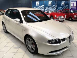 Image 6/49 de Alfa Romeo 147 3.2 GTA (2004)