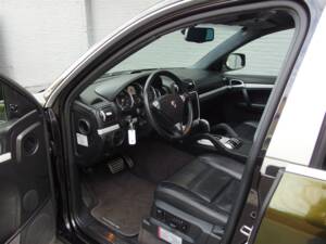 Image 37/99 of Porsche Cayenne Turbo (2007)