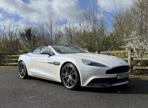 Image 46/50 of Aston Martin Vanquish Volante (2014)