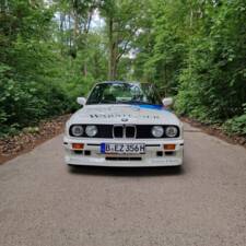 Image 2/70 of BMW M3 (1990)