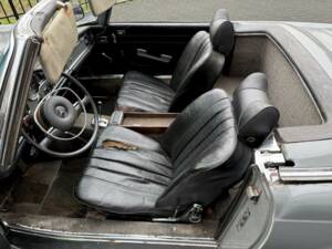 Image 14/36 of Mercedes-Benz 280 SL (1970)