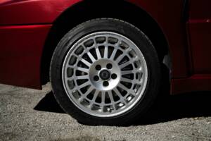 Image 49/63 of Lancia Delta HF Integrale Evoluzione II (1994)